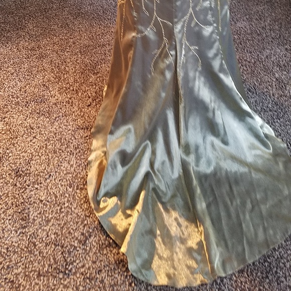 New Year's Eve or pageant gown - Picture 3 of 4